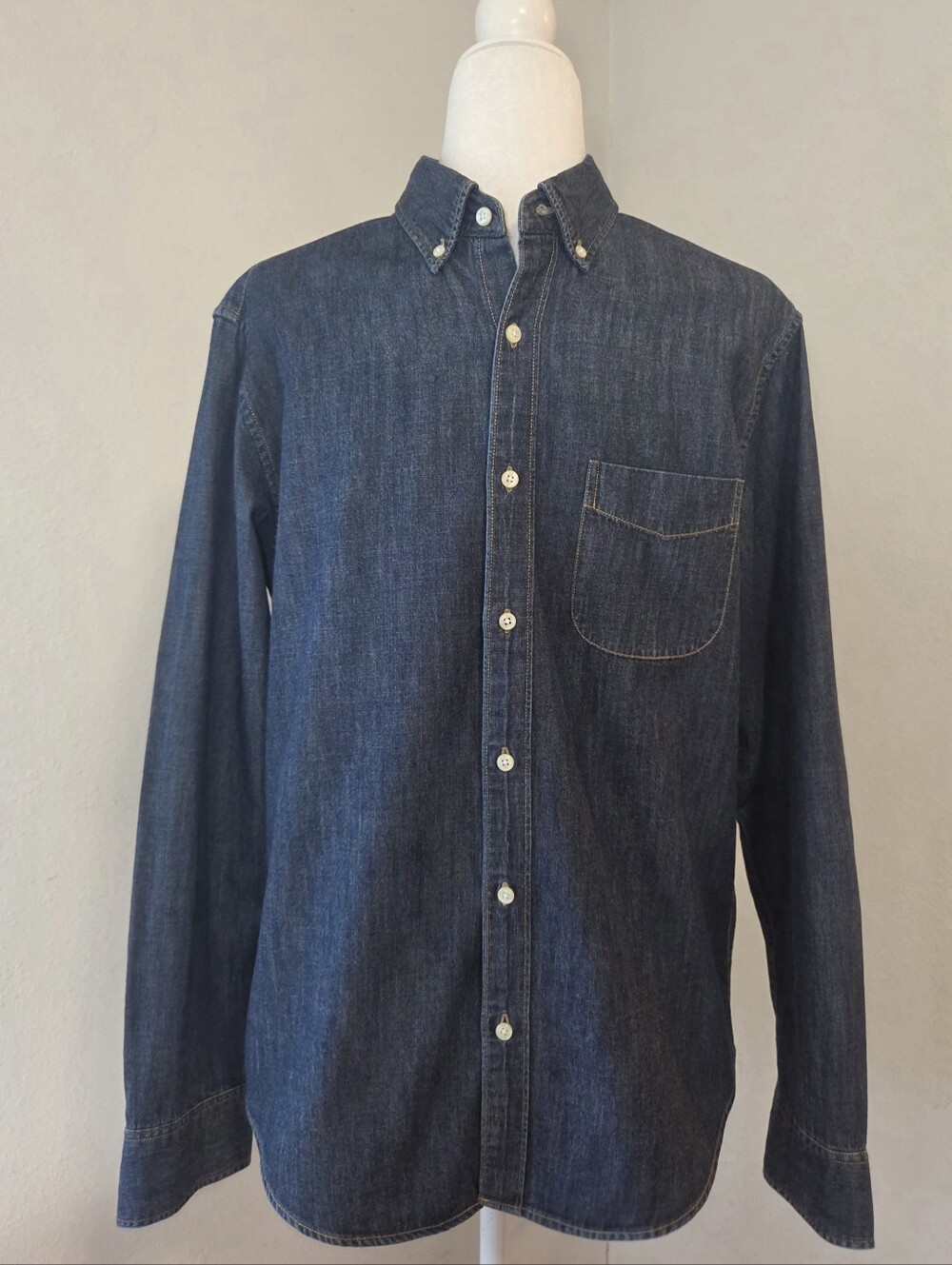 J. Crew Classic Men's Indigo Blue Denim Button-Down Shirt Medium